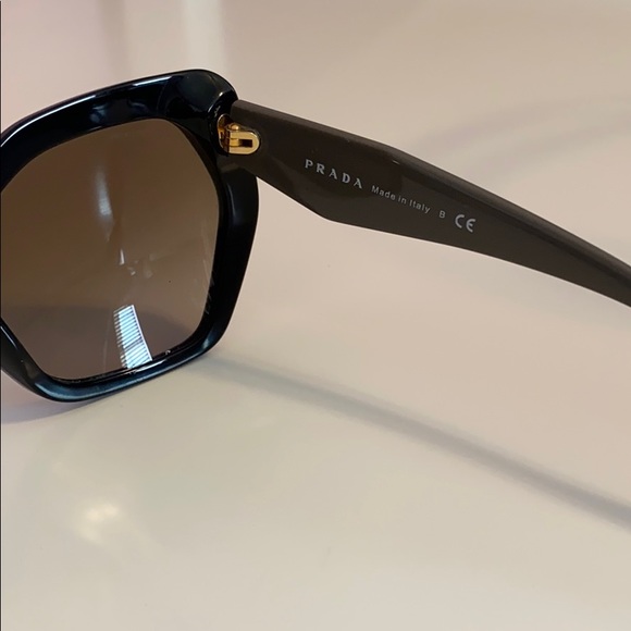 Sunglasses - Picture 4 of 7